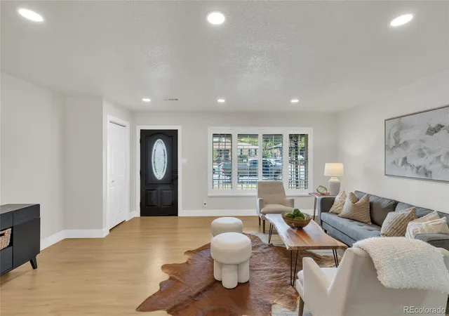 4th image of 1170 S Gray St, Lakewood, CO 80232 | MLS# 8962819