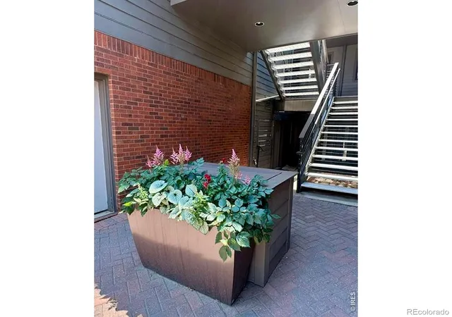 3rd image of 836 Walnut St, Boulder, CO 80302