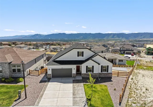 Photo 1 of Single family home for sale at 549 Old Grotto Dr, Monument, CO 80132 | MLS# 8300554 | Listing updated on 2026-08-27