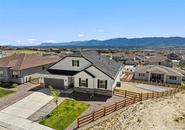 Photo 3 of Single family home for sale at 549 Old Grotto Dr, Monument, CO 80132 | MLS# 8300554 | Listing updated on 2026-08-27
