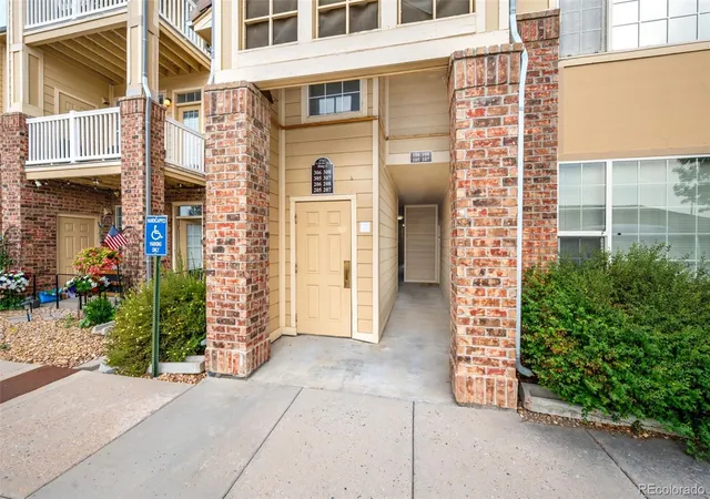 Listing Photo 3 - Condo for sale in building located at 5763 N Gibralter Wy, Aurora, CO 80019 - Unit #2-307
