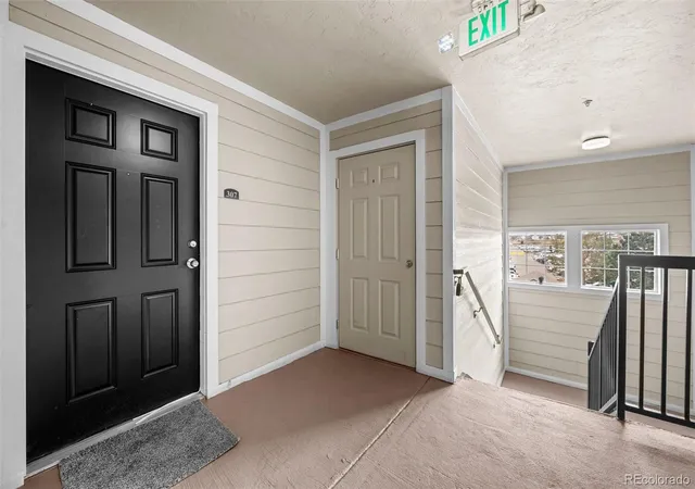 Listing Photo 4 - Condo for sale in building located at 5763 N Gibralter Wy, Aurora, CO 80019 - Unit #2-307