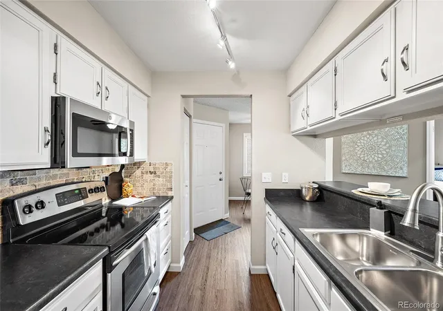 4th image of 3600 S Pierce St, Lakewood, CO 80235
