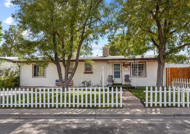 Homes for sale in Pueblo, CO | 1208 Joliet Ave, Pueblo, CO 81004 | MLS# 1885960