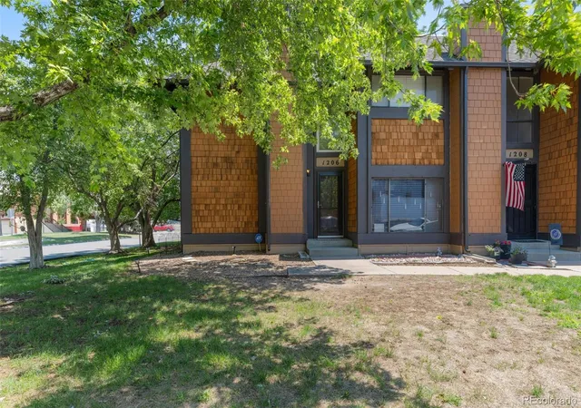 2nd image of 1206 S Dillon Wy, Aurora, CO 80012 | MLS# 3389529