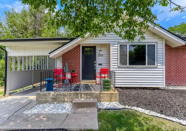 Photo 1 of Single family home for sale at 2555 E Maplewood Ave, Centennial, CO 80121 | MLS# 3355960 | Listing updated on 2026-07-09