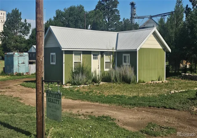 Photo 4 of Single family home for sale at 105 Iowa Ave, Seibert, CO 80834 | MLS# 3856859 | Listing updated on 2026-07-09