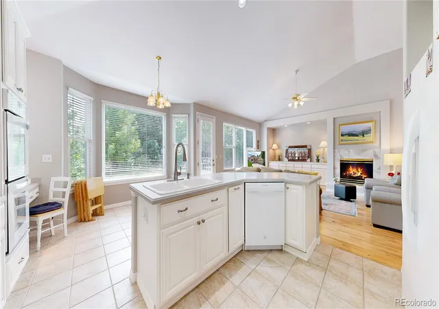 Photo 3 of Sale Pending at 22132 E Quarto Pl, Aurora, CO 80016 | MLS# 3843426 | Listing updated on 2026-09-01