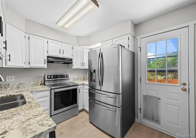 Photo 5 of Townhouse for sale at 10232 W Dartmouth Ave, Lakewood, CO 80227 | MLS# 3934835 | Listing updated on 2026-08-27