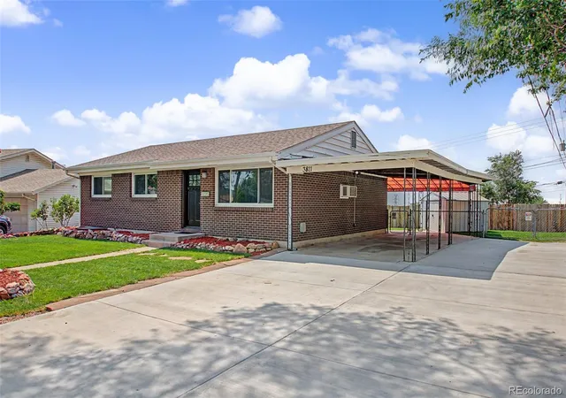 2nd image of 3811 Dixon Wy, Colorado Springs, CO 80909 | MLS# 5200029