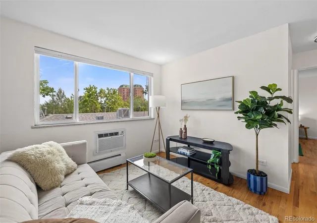 Listing Photo 5 - Condo for sale in building located at 21 N Washington St, Denver, CO 80203 - Unit #304
