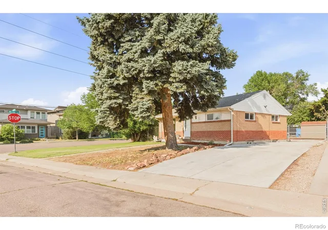 Photo 3 of Single family home for sale at 6801 Alan Dr, Denver, CO 80221 | MLS# IR1063627 | Listing updated on 2026-09-22
