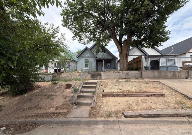 Homes for sale in Pueblo, CO | 619 E 11th St, Pueblo, CO 81001 | MLS# 3701673