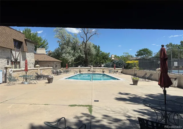 Listing Photo 2 - Condo for sale in building located at 4250 S Olive St, Denver, CO 80237 - Unit #115