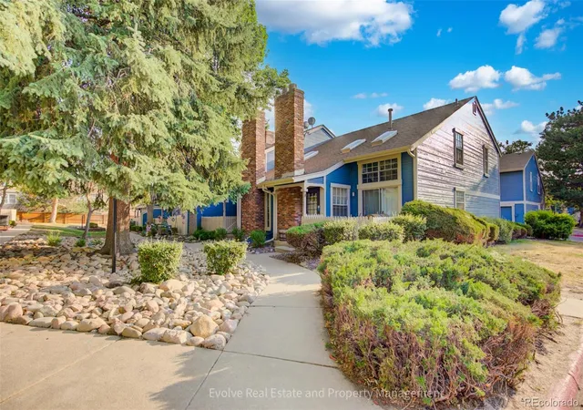 Photo 3 of Townhouse for sale at 14196 E Radcliff Cir, Aurora, CO 80015 | MLS# 1805936 | Listing updated on 2026-09-03