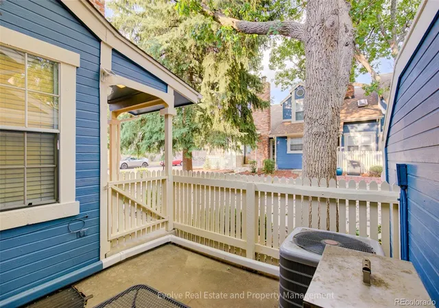 Photo 4 of Townhouse for sale at 14196 E Radcliff Cir, Aurora, CO 80015 | MLS# 1805936 | Listing updated on 2026-09-03