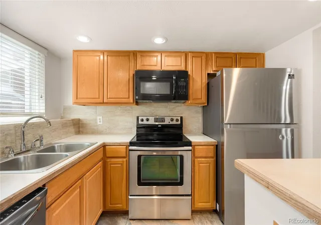 Photo 3 of Townhouse for sale at 6545 W 84th Way #122, Arvada, CO 80003 | MLS# 4417596 | Listing updated on 2026-09-21