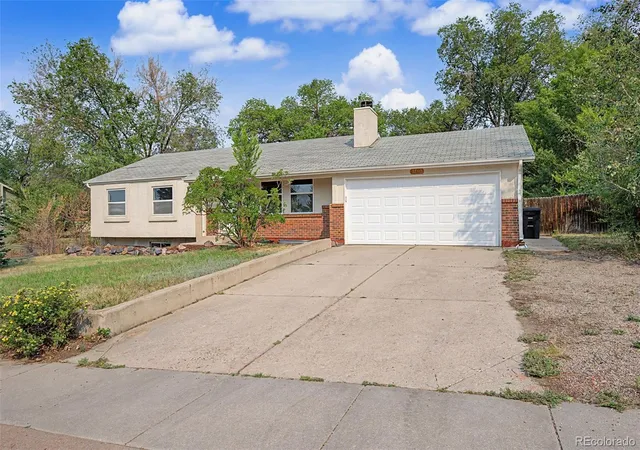 Photo 2 of Single family home for sale at 3760 Catalpa Dr, Colorado Springs, CO 80907 | MLS# 1591453 | Listing updated on 2026-10-09