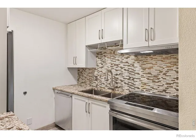 Listing Photo 4 - Condo for sale in building located at 3035 Oneal Pkwy, Boulder, CO 80301 - Unit #T17