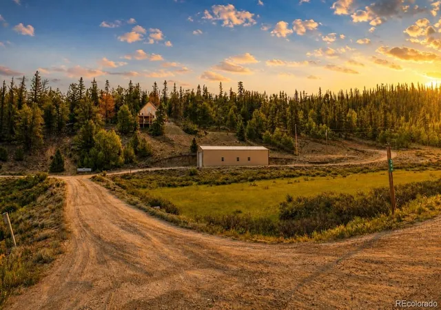 Photo 4 of Single family home for sale at 964 Stagestop Rd, Jefferson, CO 80456 | MLS# 2086623 | Listing updated on 2026-08-28