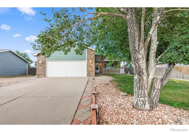 Photo 3 of Single family home for sale at 408 Suzann St, Wiggins, CO 80654 | MLS# IR1063790 | Listing updated on 2026-09-26