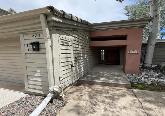 2nd image of 774 Ridgeside Dr, Golden, CO 80401 | MLS# 6314345