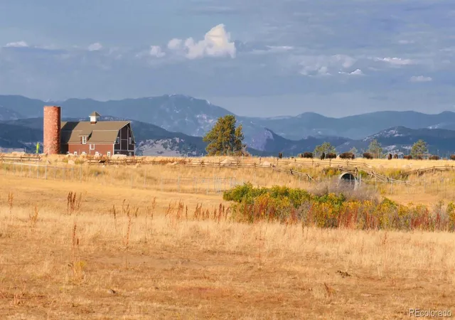 3rd image of 5700 Amber Ridge Dr, Castle Pines, CO 80108 | MLS# 1517982