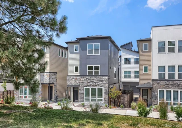 Homes for sale in Centennial, CO | 10904 E Hinsdale Cir, Centennial, CO 80112 | MLS# 7534696