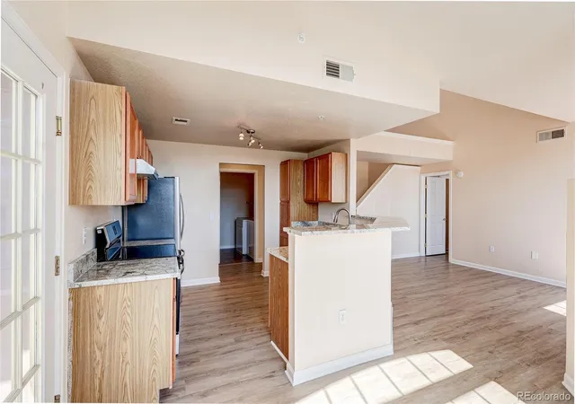 4th image of 7440 S Blackhawk St, Englewood, CO 80112