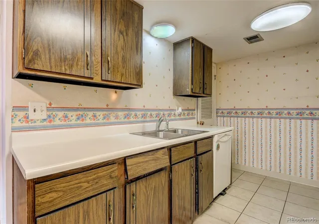 Photo 3 of Townhouse for sale at 1284 Sable Blvd, Aurora, CO 80011 | MLS# 4013757 | Listing updated on 2026-07-29