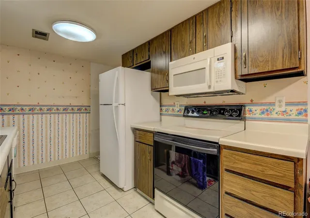 Photo 4 of Townhouse for sale at 1284 Sable Blvd, Aurora, CO 80011 | MLS# 4013757 | Listing updated on 2026-07-29