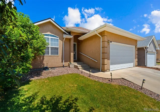 2nd image of 3929 Pronghorn Ln, Pueblo, CO 81005 | MLS# 4359790