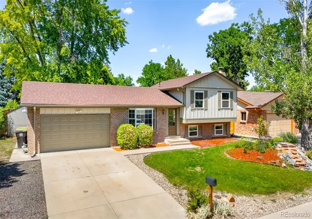 Photo 1 of Single family home for sale at 6517 W Arbor Dr, Littleton, CO 80123 | MLS# 8114025 | Listing updated on 2026-09-20