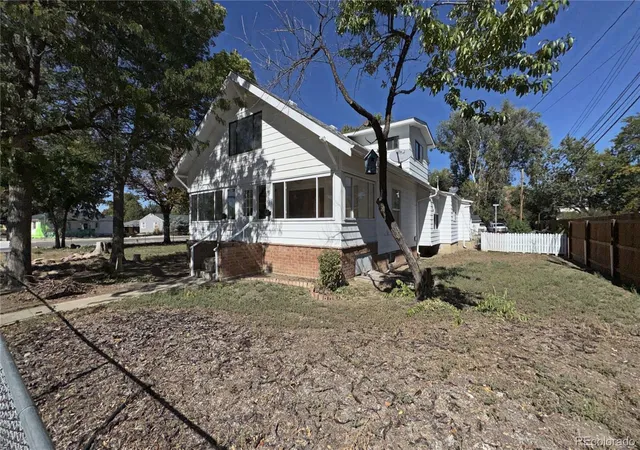 Photo 1 of Single family home for sale at 1048 11th Avenue, Longmont, CO 80501 | MLS# 2864088 | Listing updated on 2026-10-08