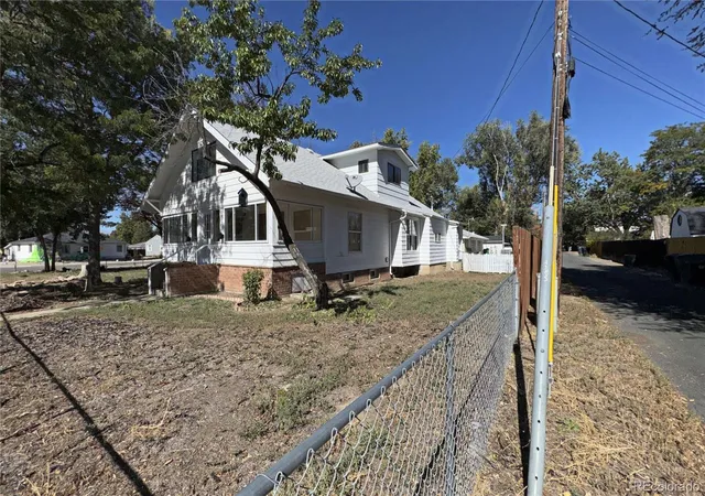Photo 3 of Single family home for sale at 1048 11th Avenue, Longmont, CO 80501 | MLS# 2864088 | Listing updated on 2026-10-08
