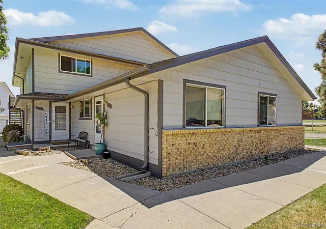 Photo 2 of Condo for sale at 1182 S Eagle Cir #B, Aurora, CO 80012 | MLS# 6272896 | Listing updated on 2026-09-01