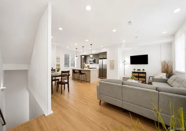 Listing Photo 4 - Condo for sale in building located at 3101 W 47th Ave, Denver, CO 80211 - Unit #15