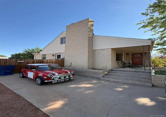 2nd image of 187 University Cir, Pueblo, CO 81005 | MLS# 5399552