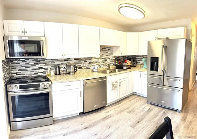 Photo 4 of Townhouse for sale at 175 S Sable Blvd #P14, Aurora, CO 80012 | MLS# 8749140 | Listing updated on 2026-09-03