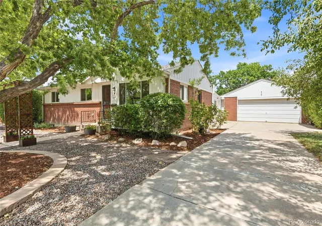 Photo 4 of Single family home for sale at 2773 E Euclid Pl, Centennial, CO 80121 | MLS# 9239204 | Listing updated on 2026-08-31
