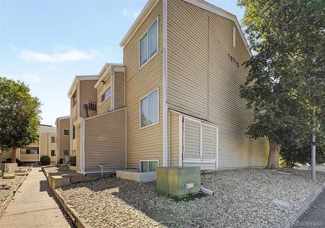 2nd image of 10712 E Exposition Ave, Aurora, CO 80012