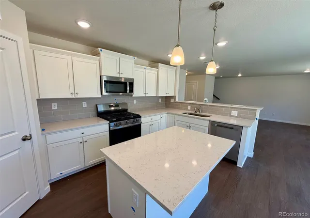 3rd image of 776 N Carrie Ct, Watkins, CO 80137 | MLS# 4127367