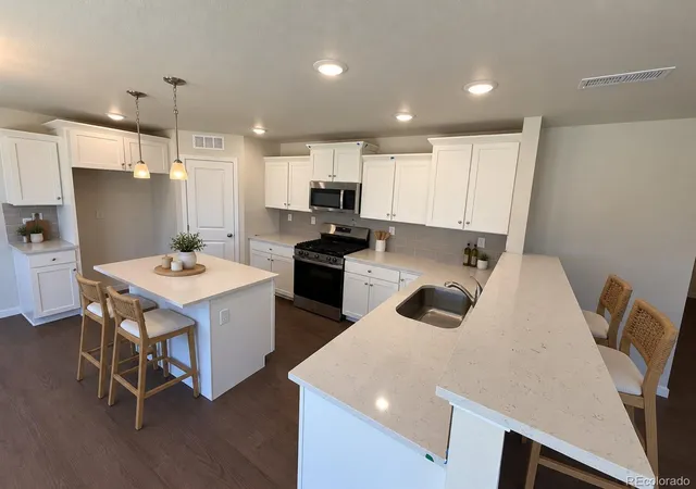 Photo 4 of Single family home for sale at 776 N Carrie Ct, Watkins, CO 80137 | MLS# 4127367 | Listing updated on 2026-09-17