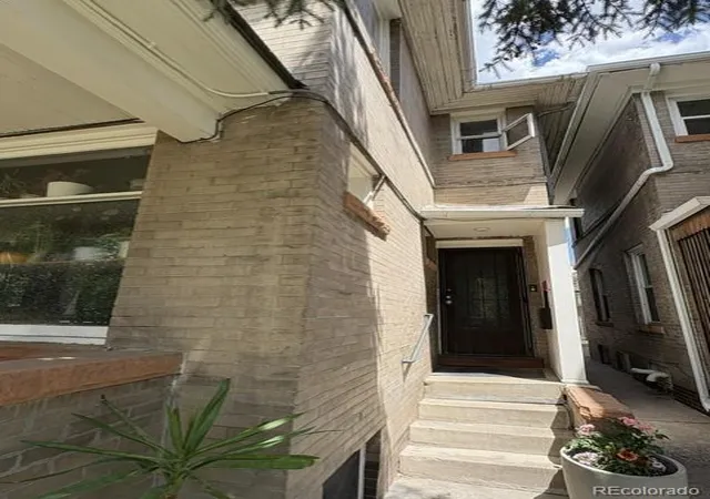 Photo 2 of Townhouse for sale at 1526 Saint Paul St, Denver, CO 80206 | MLS# 2969251 | Listing updated on 2026-10-21