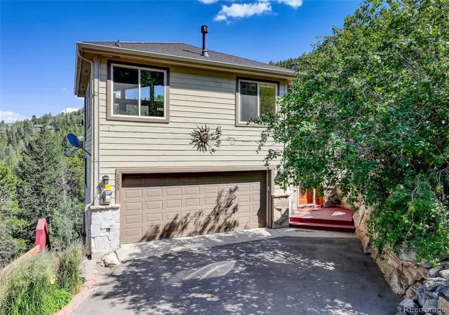 Photo 4 of Single family home for sale at 1255 Hy Vu Dr, Evergreen, CO 80439 | MLS# 7659332 | Listing updated on 2026-09-22