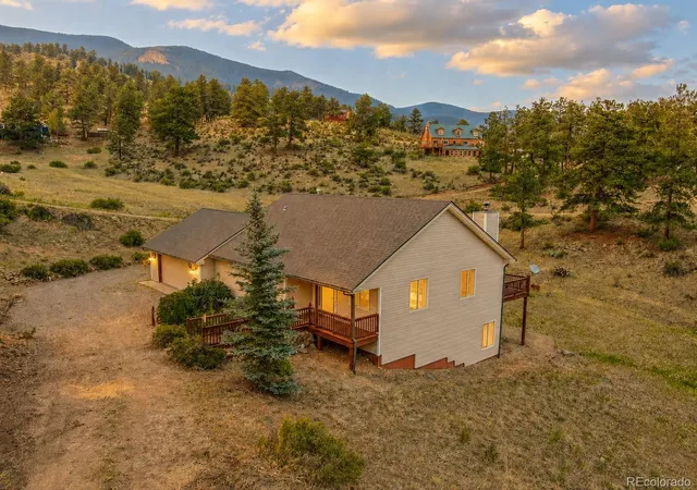 Photo 1 of Single family home for sale at 122 W Cline Dr, Shawnee, CO 80475 | MLS# 3875266 | Listing updated on 2026-09-02