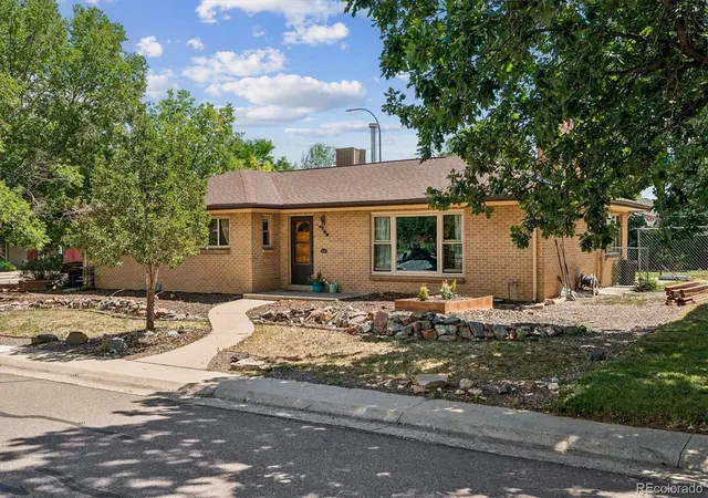 Photo 2 of Single family home for sale at 5700 S Huron St, Littleton, CO 80120 | MLS# 7260128 | Listing updated on 2026-08-24