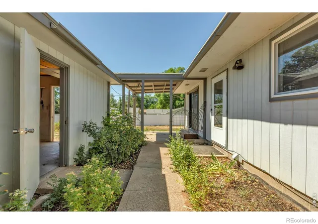 Photo 2 of Single family home for sale at 2413 W Elizabeth St, Fort Collins, CO 80521 | MLS# IR1064041 | Listing updated on 2026-07-14