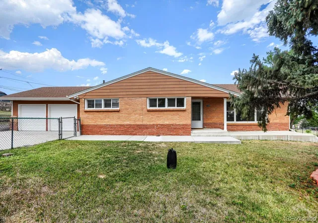 Photo 3 of Single family home for sale at 7720 S Everett St, Littleton, CO 80128 | MLS# 6392915 | Listing updated on 2026-09-22