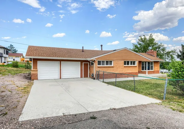 Photo 2 of Single family home for sale at 7720 S Everett St, Littleton, CO 80128 | MLS# 6392915 | Listing updated on 2026-09-22